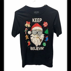 Seven Oaks Christmas tee Santa‎